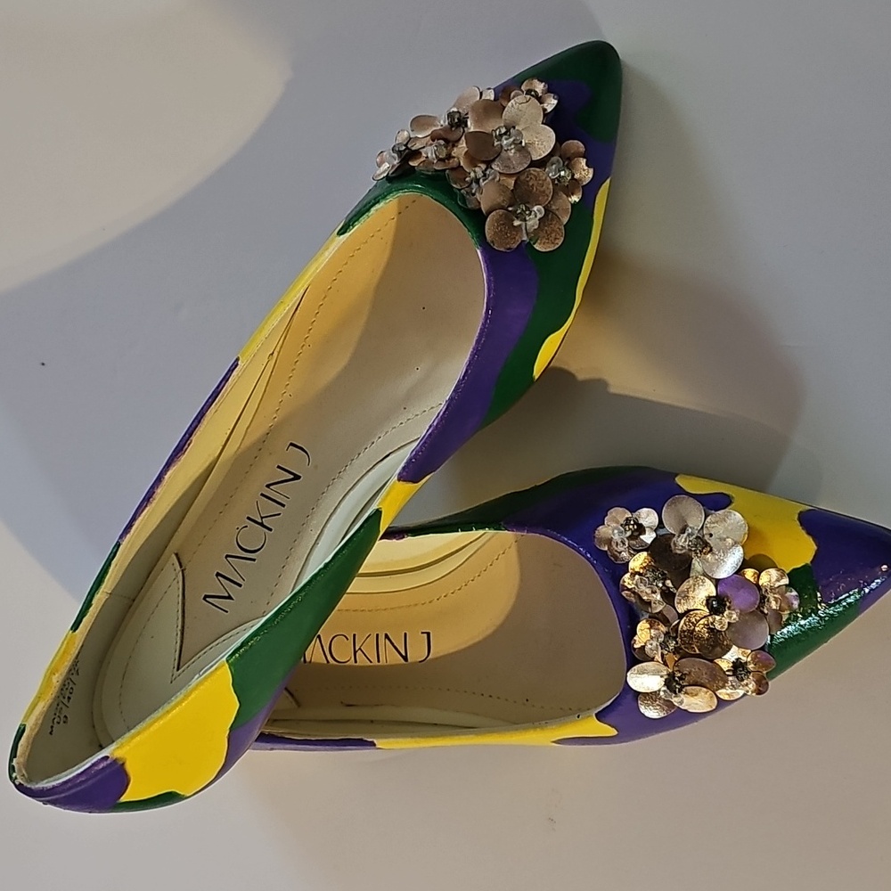 Shoes - Picture 2 of 7